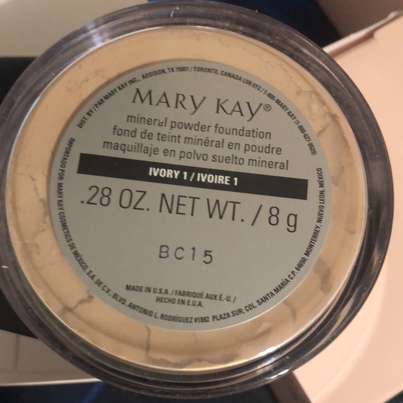 New in box Mary Kay Mineral Powder Foundation - Picture 4 of 4